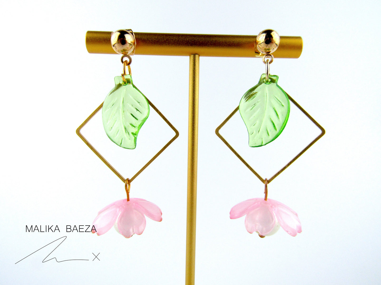 Diamond shaped Sakura Pearl Dangle earrings