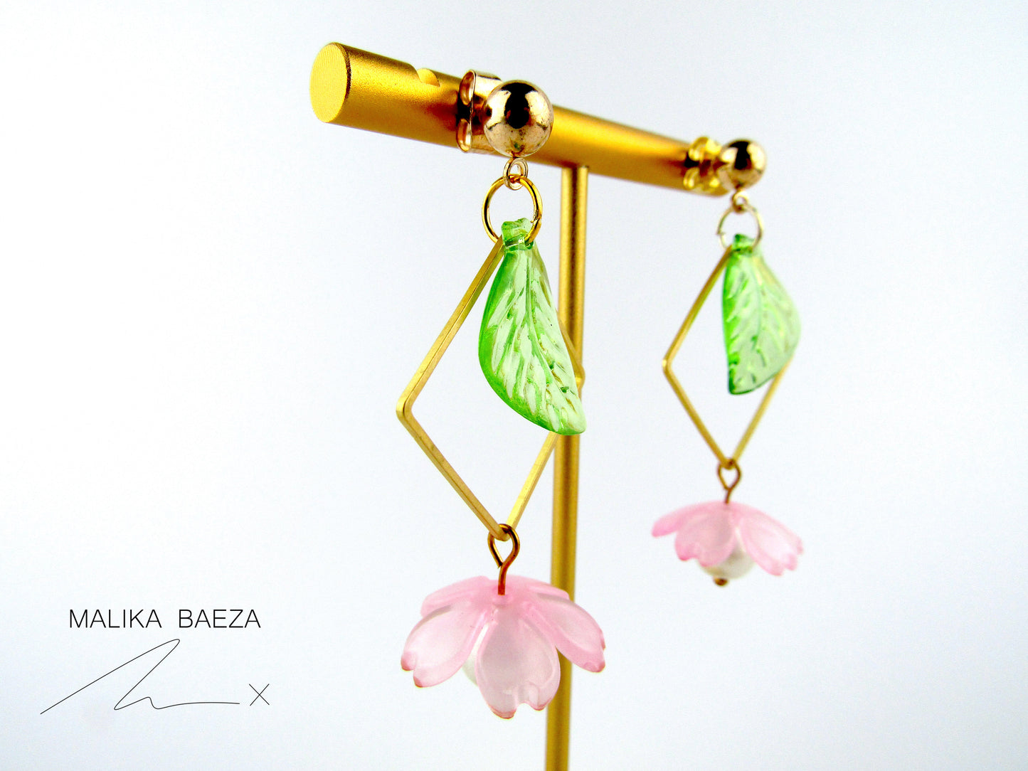 Diamond shaped Sakura Pearl Dangle earrings