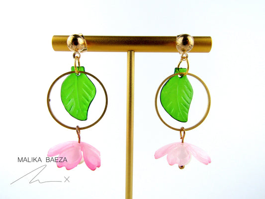 Small Sakura Pearl Earrings